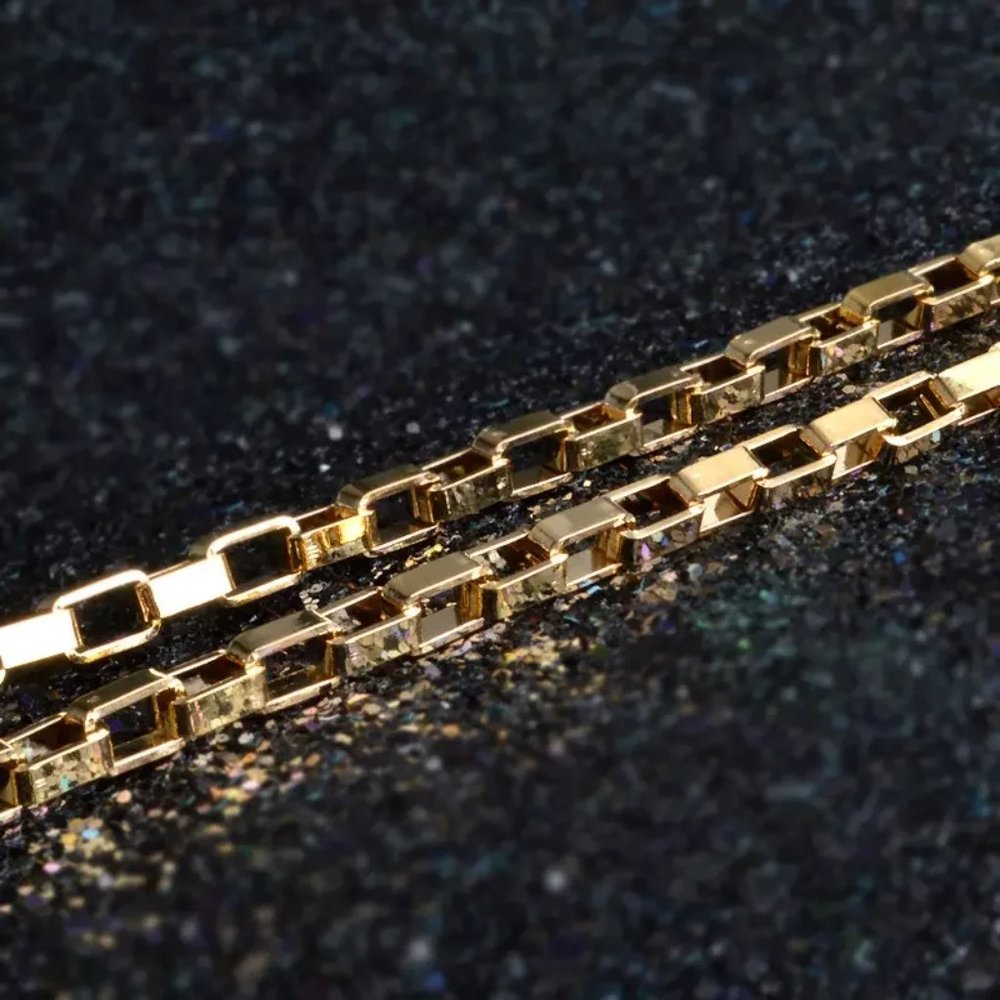 18K Yellow Gold 20 Inch Large Box Necklace 5mm Wide - Picture 3 of 4